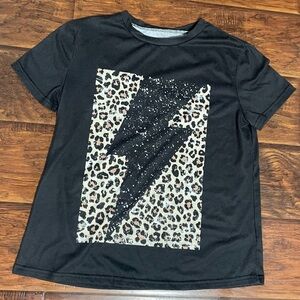 Women’s T shirt size medium